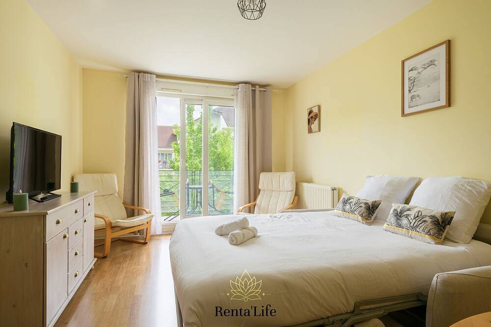 Entire apartment, Buxengeorgiens Giroust - T2- 10min to Disneyland in Bussy-Saint-Georges, Seine-et-Marne