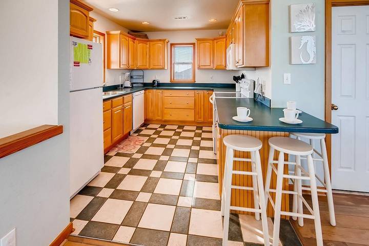 Vacation rental for 10 people, with hot tub and yard, with pets in Rodanthe