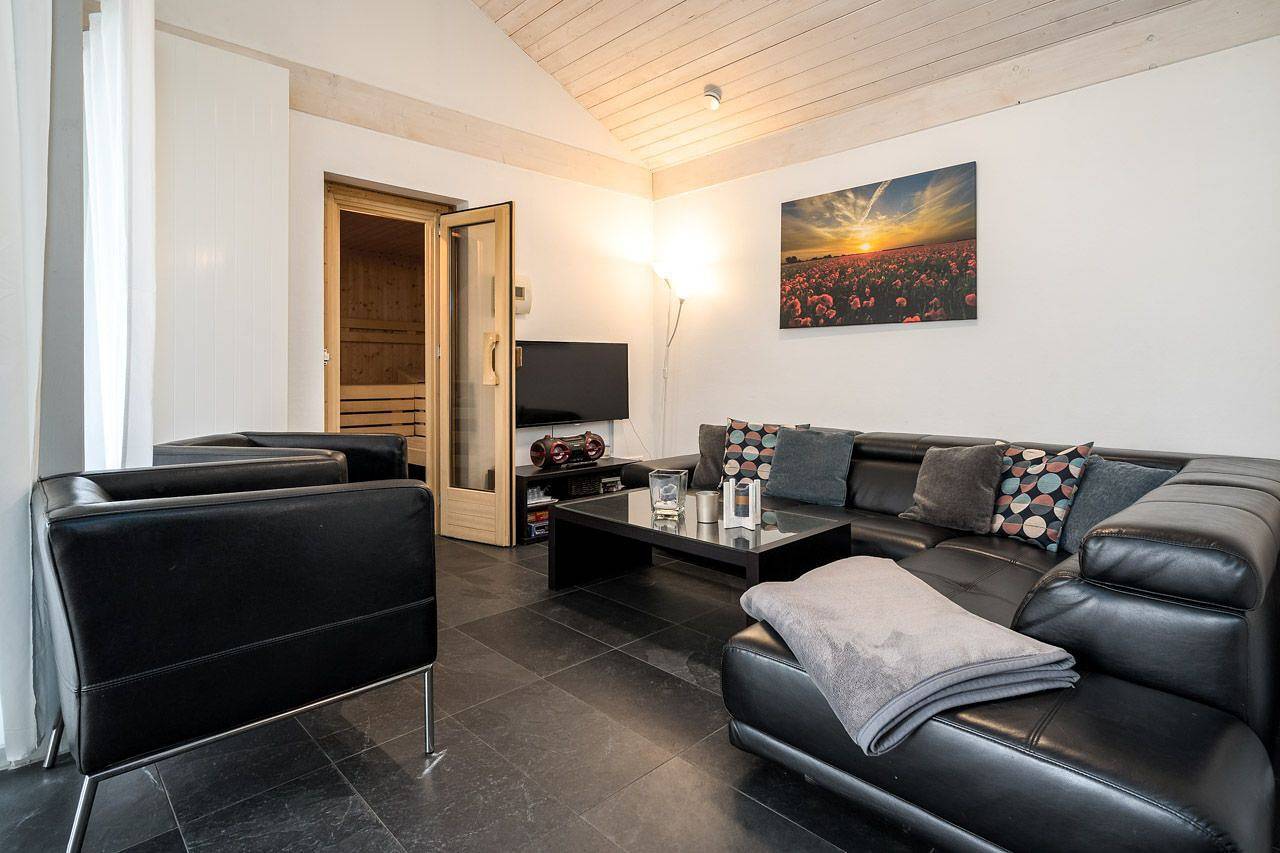 Gemütliches Ferienhaus mit Sauna, Kamin und großer Garten - Hunde willkommen in Röbel, Müritz