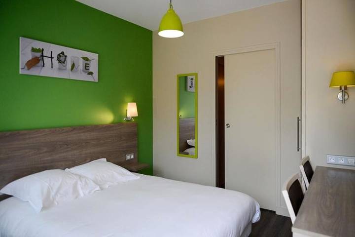 Hôtel pour 3 personnes, avec terrasse et jardin à Lalacelle