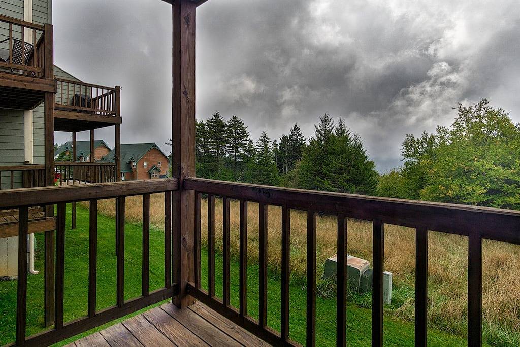 Ganze Wohnung, Powderidge 60: Slope Side, Fireplace, Spacious Deck in Snowshoe, Greenbrier River