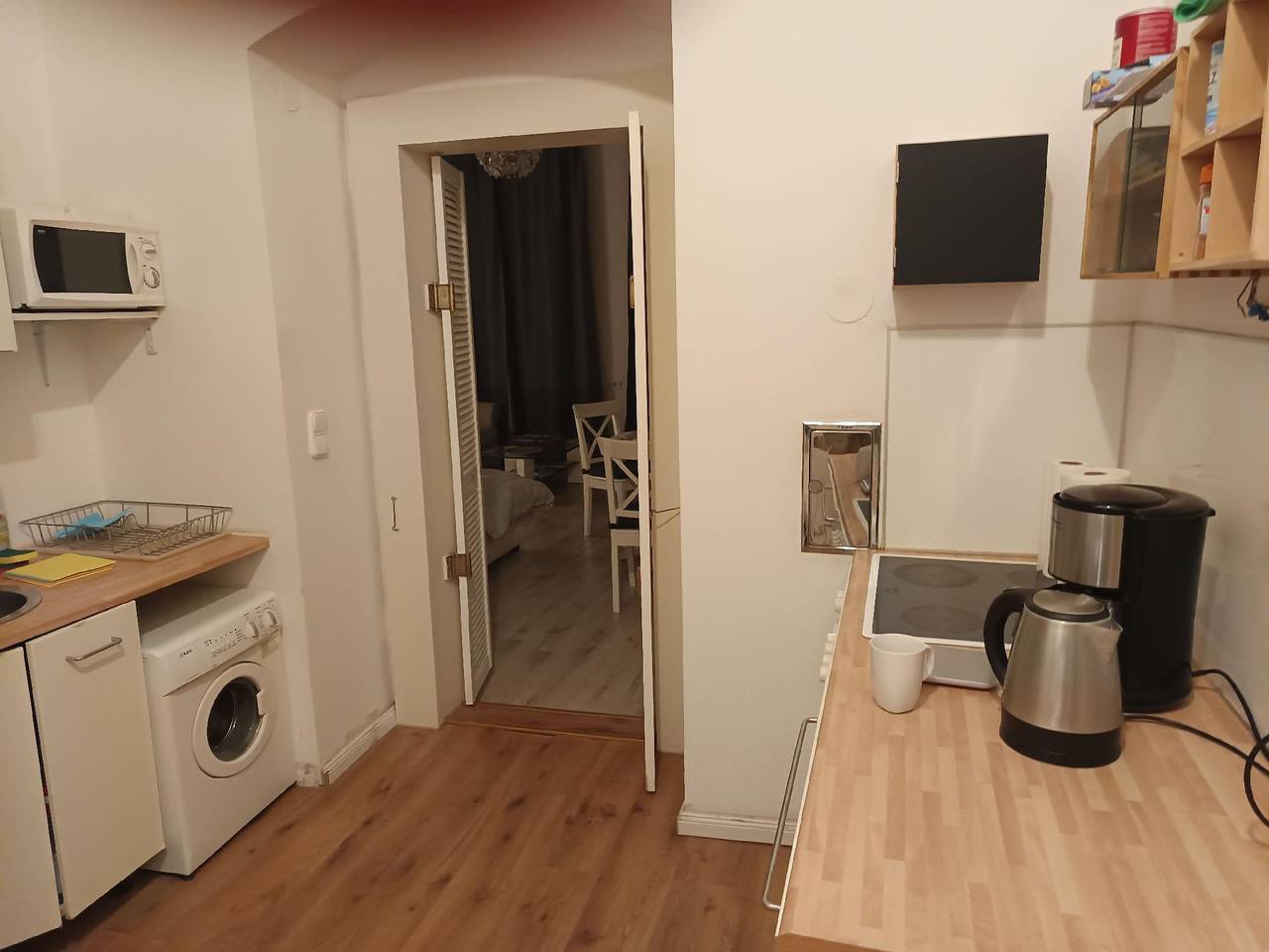 Ganze Ferienwohnung, Stylish and cozy apartment near the center in Wien, Wienerwald