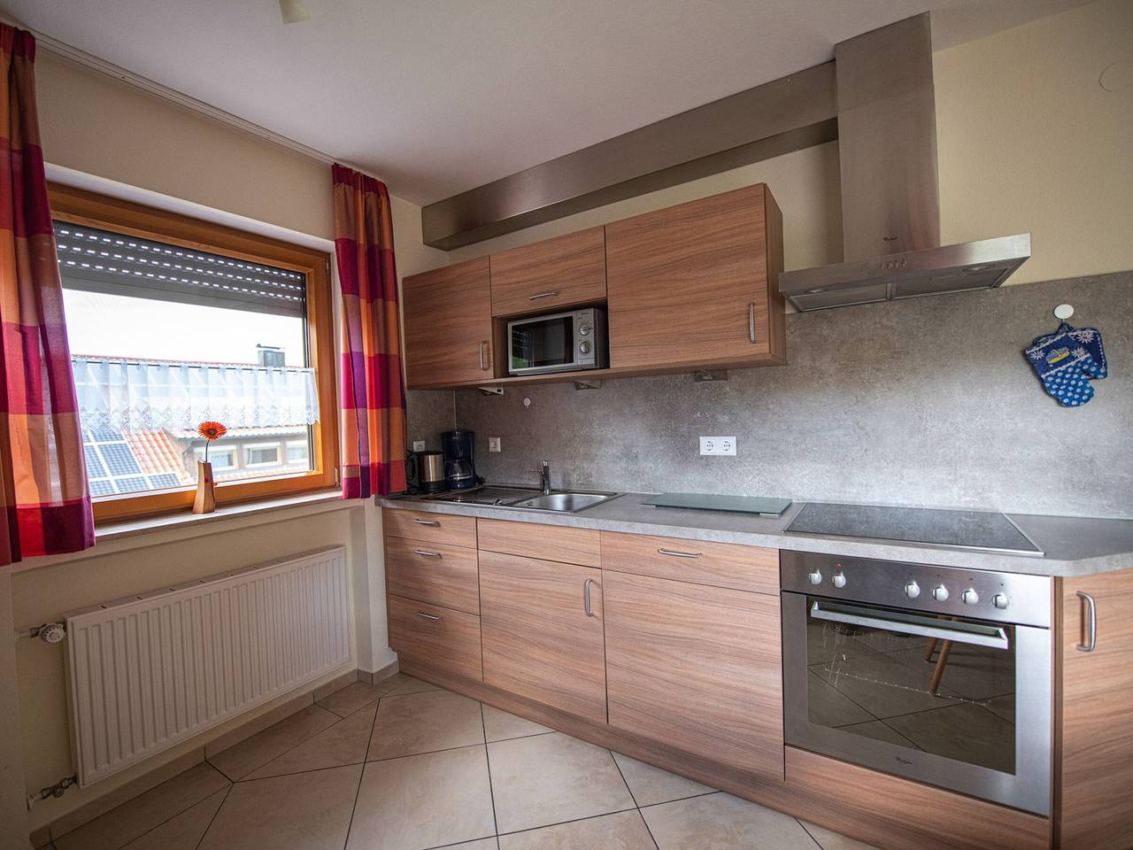 Apartamento entero, Apartamento 'Ferienwohnung Im Obergeschoss' con jardín compartido, balcón y Wi-Fi in Tettnang, Region Bodensee-Oberschwaben