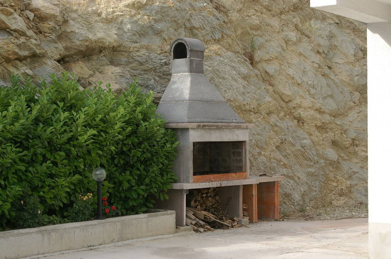 Entire apartment, Studio flat with balcony and sea view Nemira, Omiš As-19635-d in Omis, Split-Dalmatia