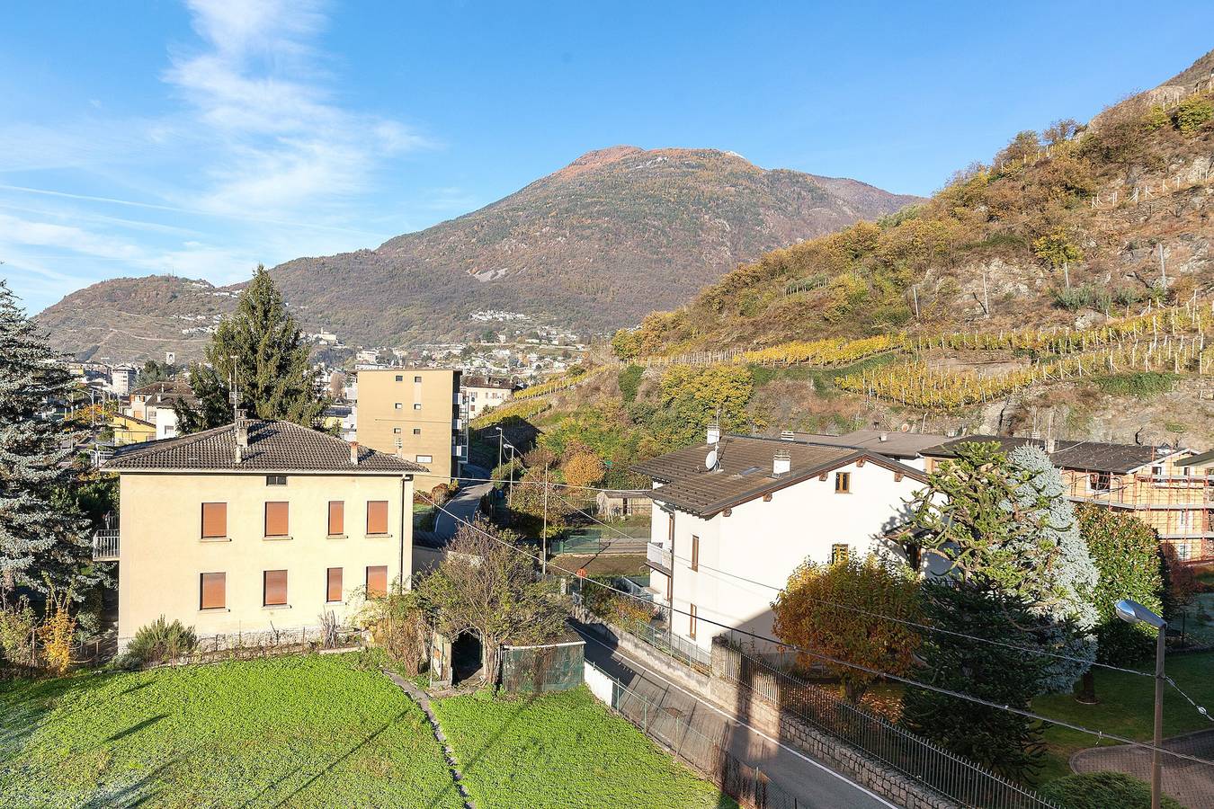 Appartement entier, Appartement 'Casa Vacanze Dal Castelin' avec vue montagne, balcon et climatisation in Sondrio (Ville), Sondrio