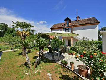 Ferienwohnung für 5 Personen, mit Garten und Terrasse in Grad Opatija