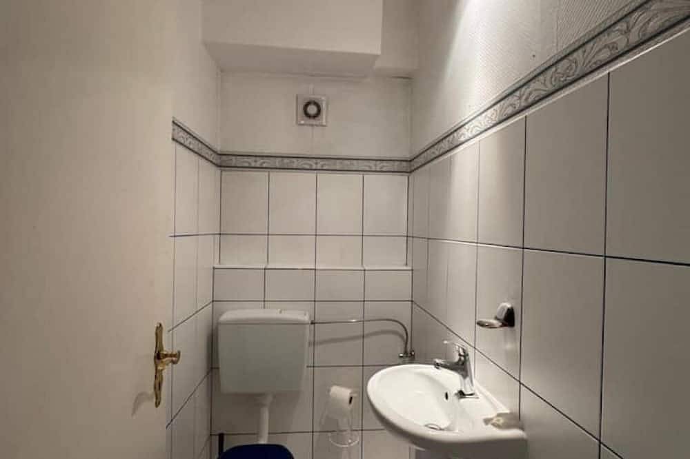 Ganze Wohnung, Zimmer in Landstuhl (Zimmer 9, Og) in Landstuhl, Saar-Nahe-Bergland