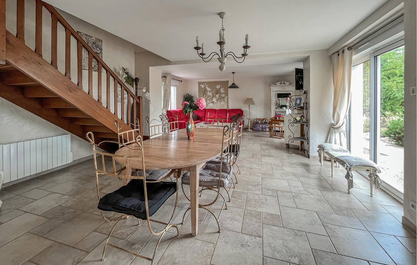 Luxury Apartment with Pool, WiFi, TV, Parking, and Garden in Seigy, Romorantin-Lanthenay region