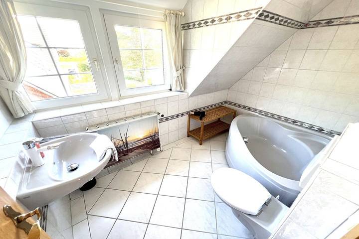 Ganze Wohnung, Lichtdurchflutete Ferienwohnung in ruhiger Lage mit Sauna in Westerland in Westerland, Sylt (Gemeinde)