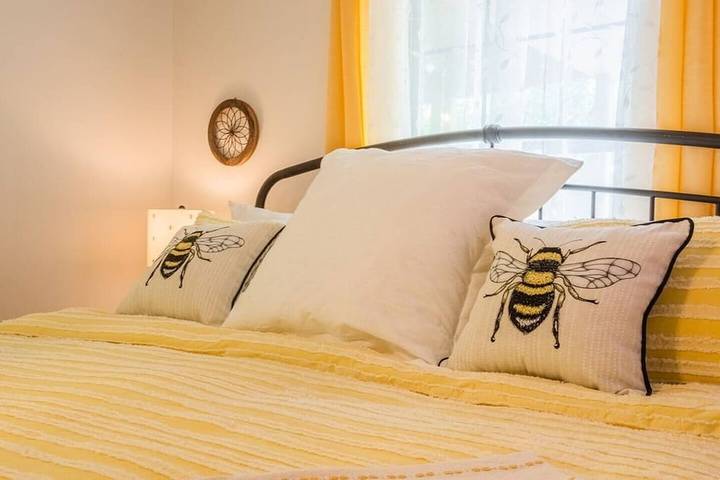 Glamping for 2 people, with balcony and hot tub as well as yard in Great Smoky Mountains National Park