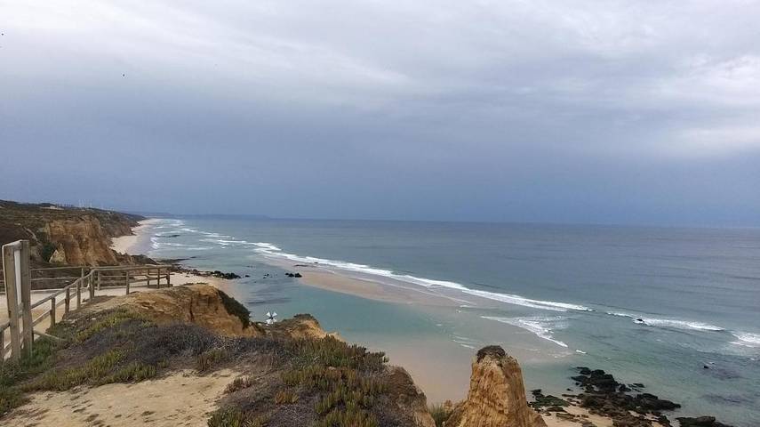 Casa de férias para 2 pessoas, com piscina e vista e ainda terraço em Marinha Grande