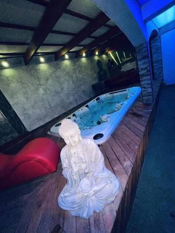 Gîte pour 4 personnes, avec jacuzzi et terrasse à Espondeilhan