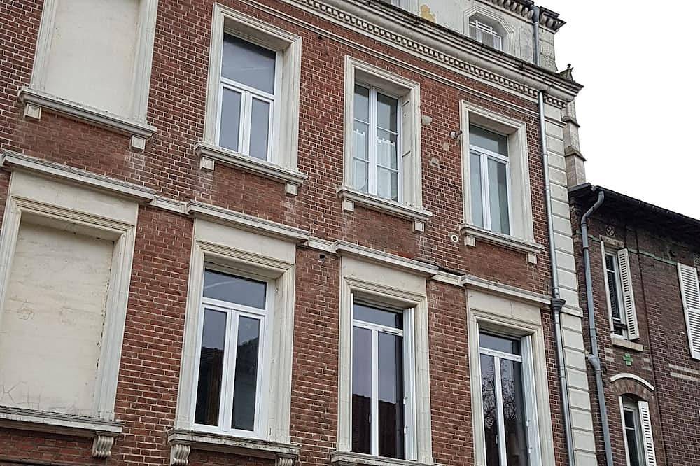 Apartamento entero, F1 hyper center at the foot of the cathedral in Beauvais, Río Oise