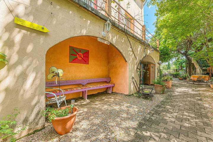 Entire apartment, Mas Abicou - Alma Guest Room with Shared Pool, Private Terrace, and Wi-Fi in Vézénobres, Alès region