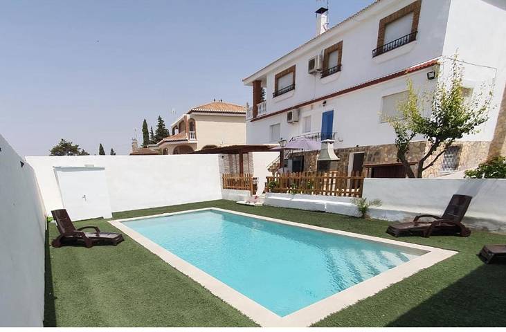 Casa rural para 13 personas, con piscina además de jardín y vistas en El Padul - 2