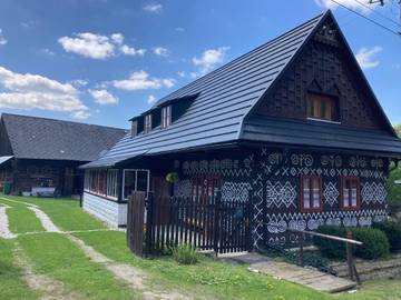 Gîte pour 12 personnes, avec vue dans Cicmany
