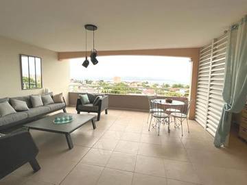 Gîte pour 2 personnes, avec vue et balcon à Schœlcher