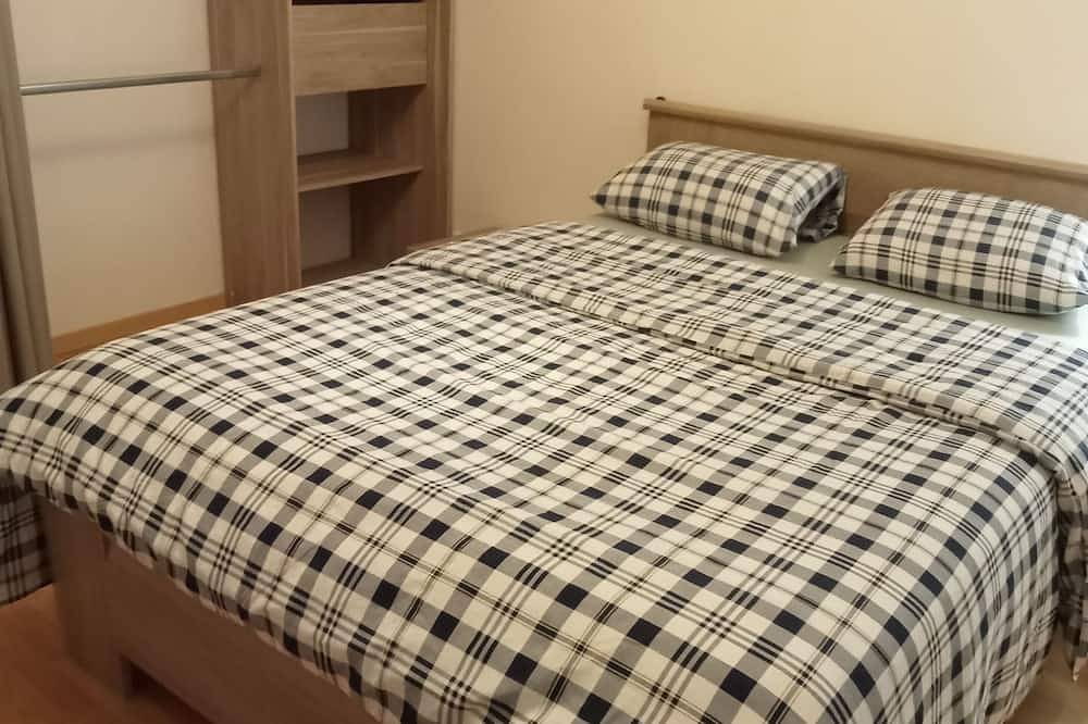 Lovely house with private parking/covered terrace close to beaches and amenities. in Douarnenez, Quimper und Umgebung