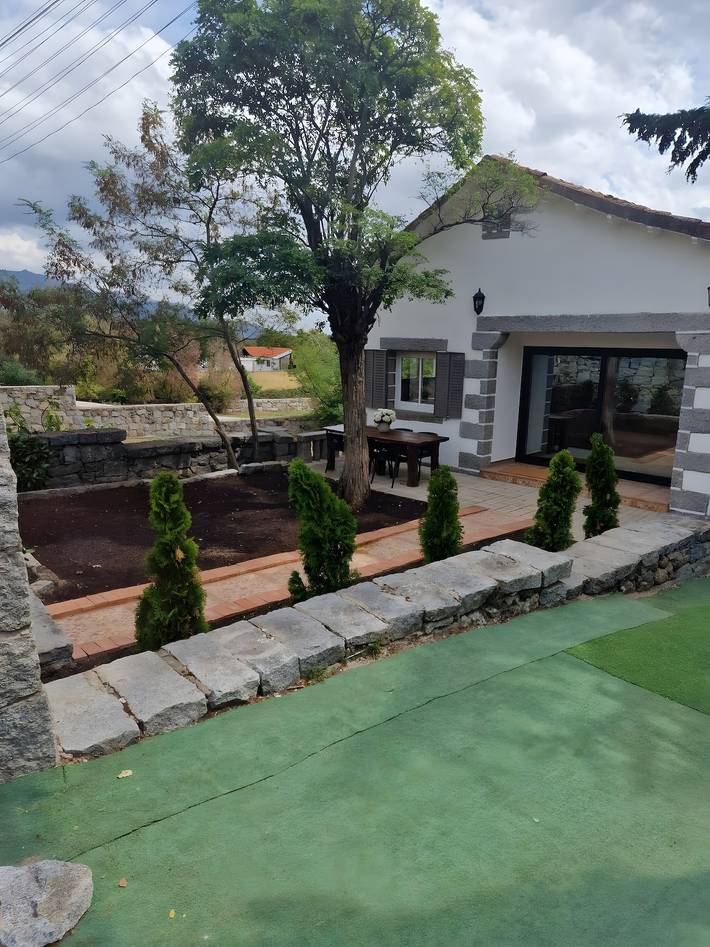 Apartamento para 8 personas, con balcón y jardín en Becerril de la Sierra