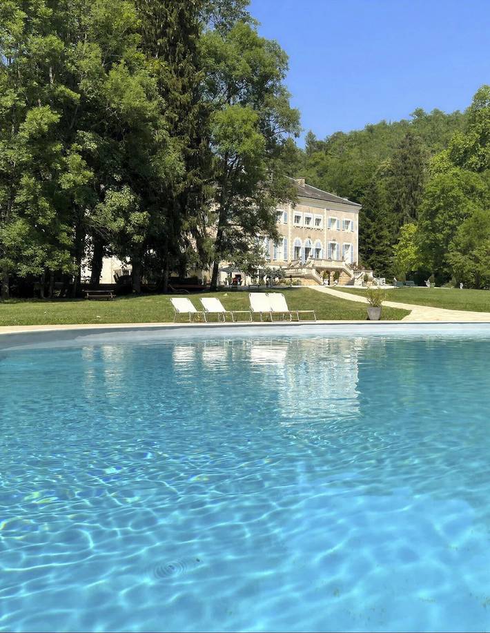 Château pour 30 personnes avec piscine in La Bastide-de-Sérou, Parc naturel régional des Pyrénées ariégeoises