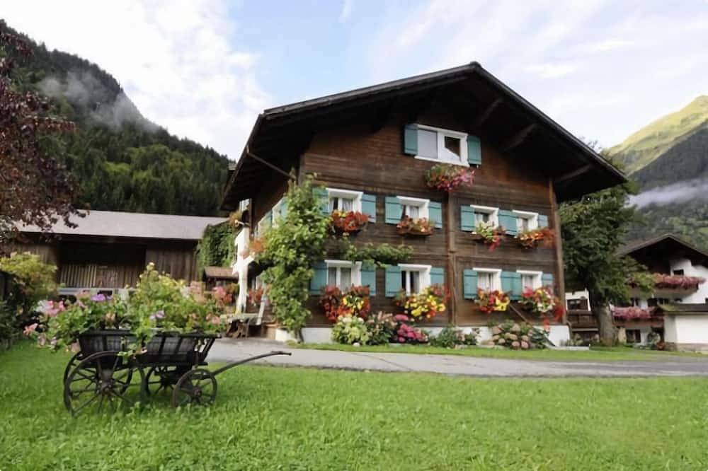 Ganze Wohnung, Wohnung in Vorarlberg nahe Skigebiet Montafon in Sankt Gallenkirch (Stadt), Sankt Gallenkirch