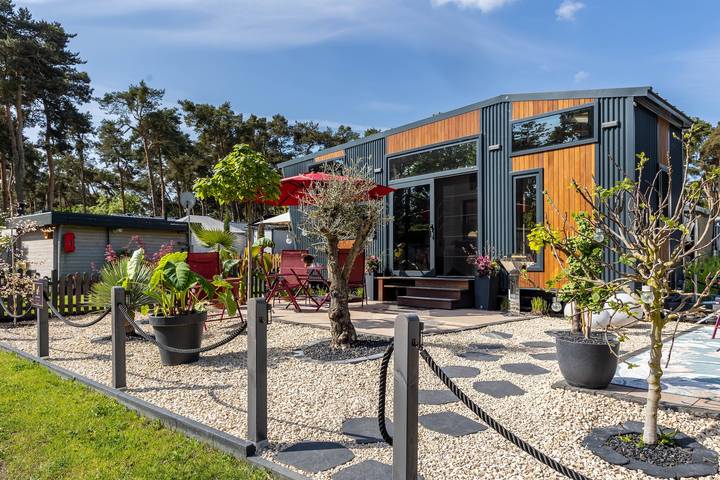 Ganze Ferienwohnung, Tiny House Queen Dream mit privater Terrasse, privatem Garten und Wlan in Brandenburg an der Havel