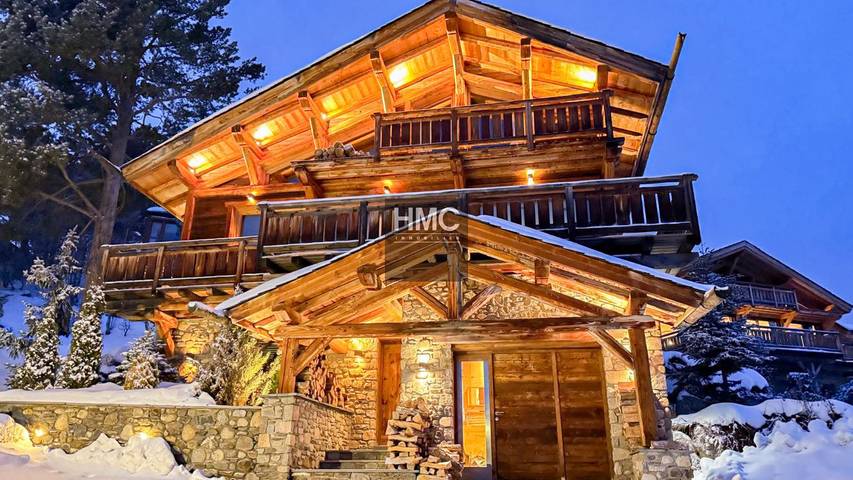 Chalet pour 12 personnes, avec terrasse et jacuzzi dans les Pyrénées