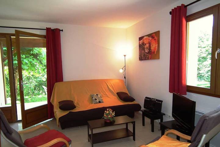 Location de vacances pour 7 personnes, avec sauna et jardin ainsi que jacuzzi et piscine, animaux acceptés à Gavaudun - 4