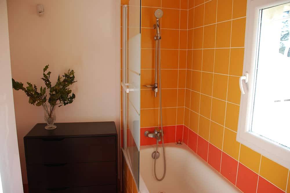 Aussergewöhnliche Förderung Villa 6 Personen, großer umzäunter Garten, schöner privater Pool in Carpentras, Parc naturel régional du Mont-Ventoux