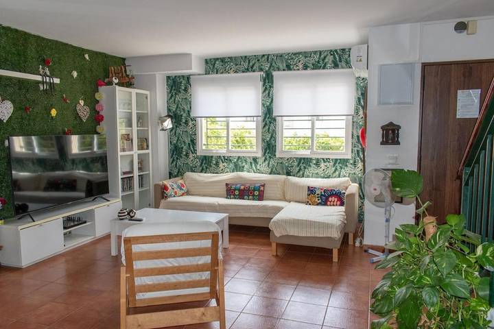 Casa de vacaciones para 8 personas, con piscina y jardín además de terraza y vistas, Se admiten mascotas - 1