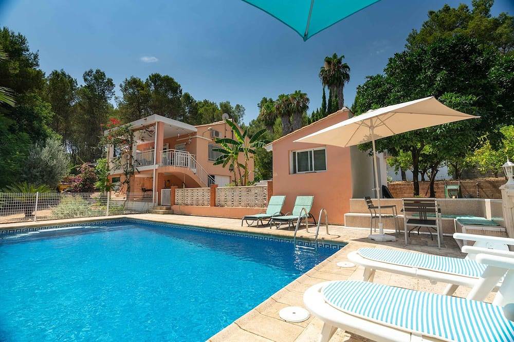 Beautiful villa, Spanish vibes, ,your own big swimming pool (10x5) & guesthouse. in Carcaixent, Costa de Valencia