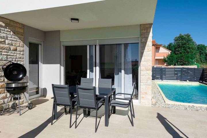 Villa pour 6 personnes, avec balcon/terrasse et piscine à Barbariga - 3