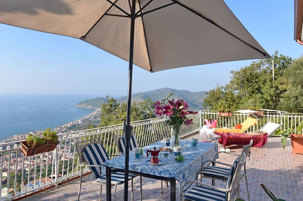 Ganze Wohnung, Mit Meerblick und großer Terrasse in Castellabate, Cilento Coast