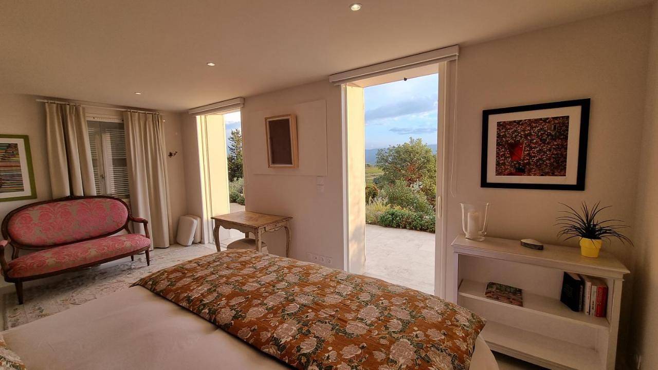 Villa Nymphée in Vaison-la-Romaine, Parc naturel régional du Mont-Ventoux