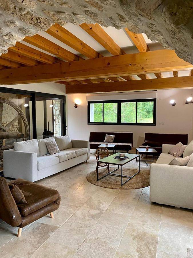 Location de vacances pour 23 personnes, avec piscine ainsi que vue et jardin à Château-Landon - 3