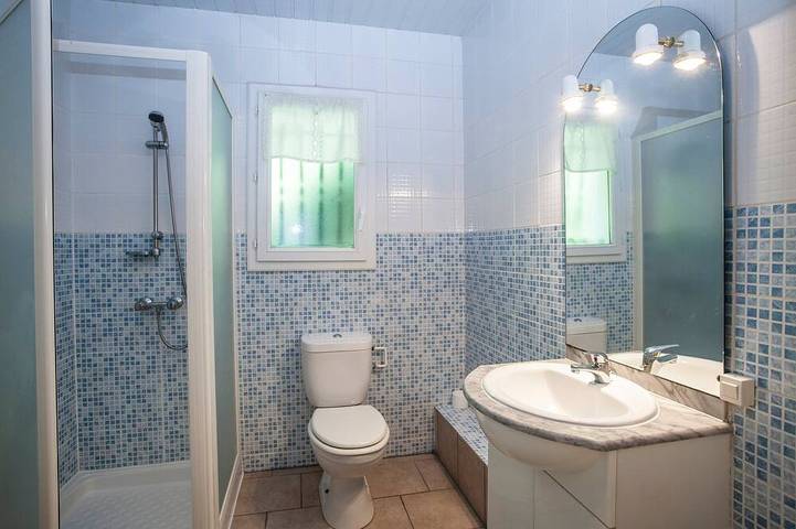 Gîte pour 4 personnes, avec terrasse ainsi que piscine et jardin à Mazamet - 4