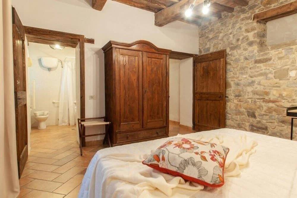 Villa La Ginestra, private villa with pool in Montone, Valtiberina