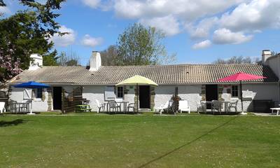 Gîte pour 4 personnes, avec jacuzzi et terrasse ainsi que piscine et jardin en Vendée