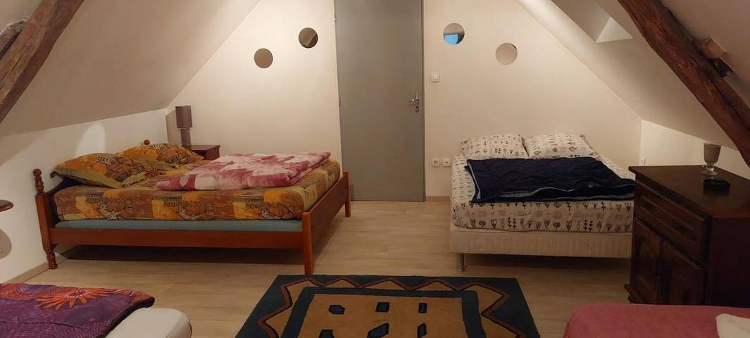 Chambre d’hôte pour 8 personnes, avec bassin pour enfant et terrasse ainsi que piscine et jardin dans Nièvre - 3