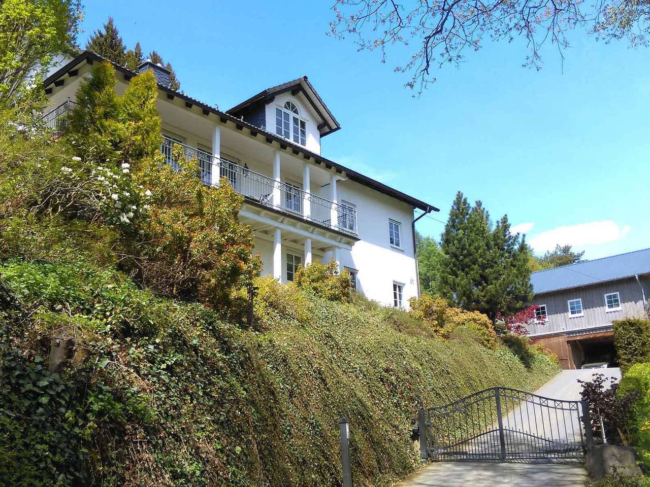 Ganze Wohnung, Ferienwohnung 'Fleckenberg' mit Bergblick, privater Terrasse und Wi-Fi in Schmallenberg, Hochsauerlandkreis