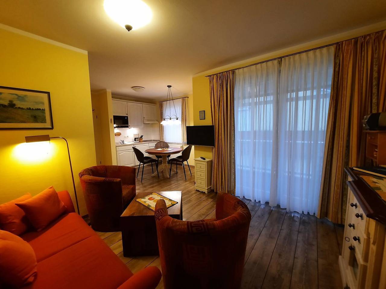 Appartement entier, Hübsche, ruhige Ferienwohnung mit Balkon und Wlan - nur 180 m zum Ostseestrand! in Ostseebad Kühlungsborn, Kühlungsborn