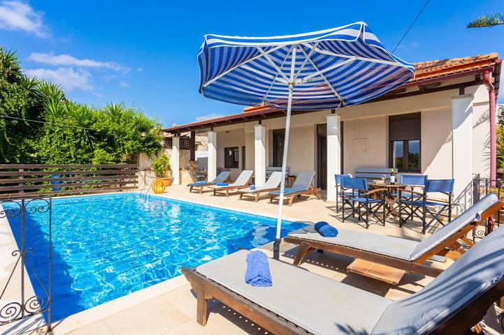 Location de vacances pour 6 personnes, avec terrasse et jardin dans Vámos - 2