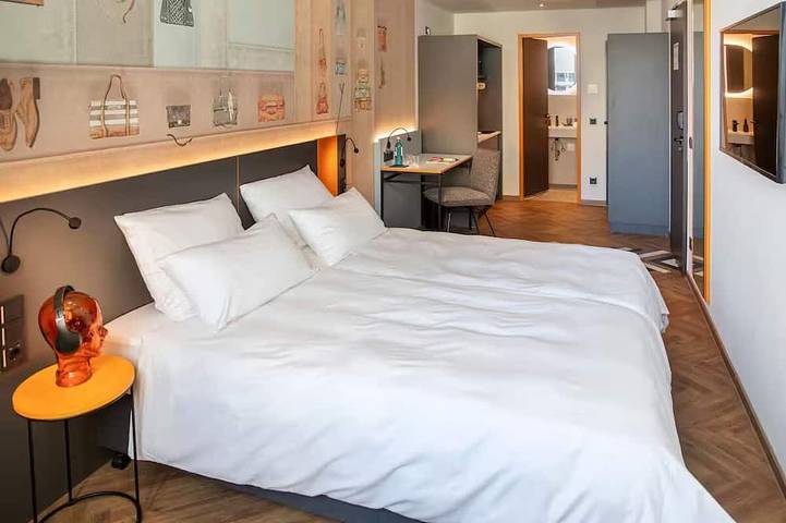 Hotel para 3 personas - 1