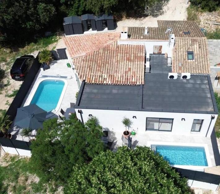 Location de vacances pour 12 personnes, avec vue ainsi que terrasse et piscine à Saint-Maximin (Nimes) - 2