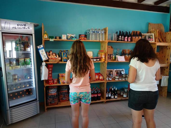 Location de vacances pour 10 personnes, avec terrasse et piscine, animaux acceptés à Peyrouse - 4