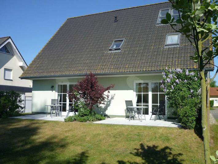Ferienwohnung für 2 Personen, mit Balkon und Terrasse sowie Garten