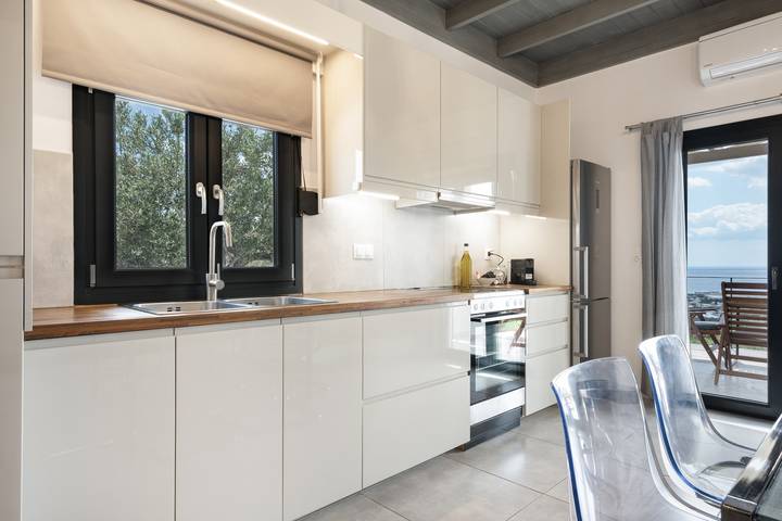 Holiday Home 'Casa Di Olive' with Sea View, Wi-Fi and Air Conditioning in Lasithi