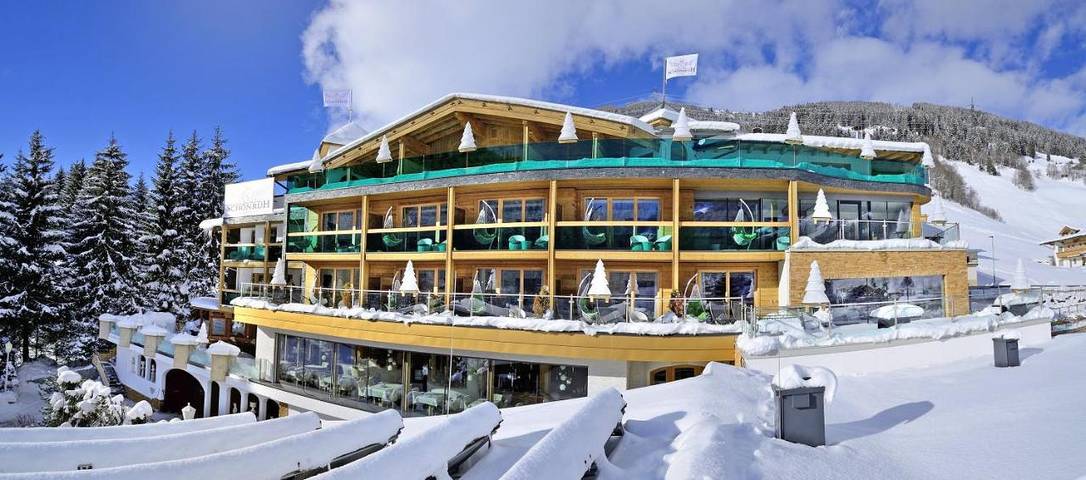 Hôtel pour 6 personnes, avec vue et piscine ainsi que sauna et jardin