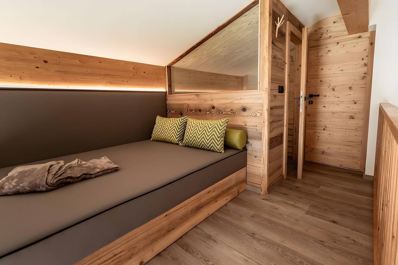 Appartamento intero, Appartamento vacanze 'Chalet-Suite Panorama' con vista sulle montagne, terrazza privata e Wi-Fi in Selva dei Molini, Alpi della Zillertal
