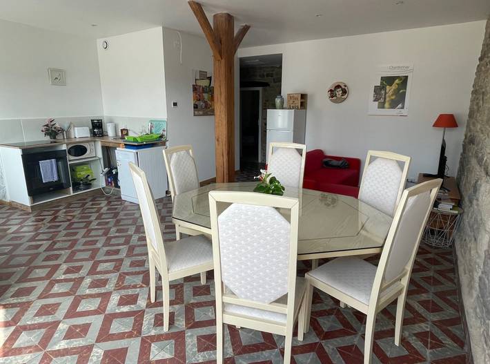Appartement de vacances pour 6 personnes, avec jardin et jacuzzi ainsi que sauna et terrasse